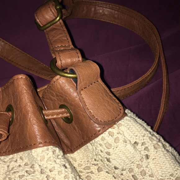 Ivory/Tan Crochet Boho Style Shoulder Bag - Picture 3 of 3